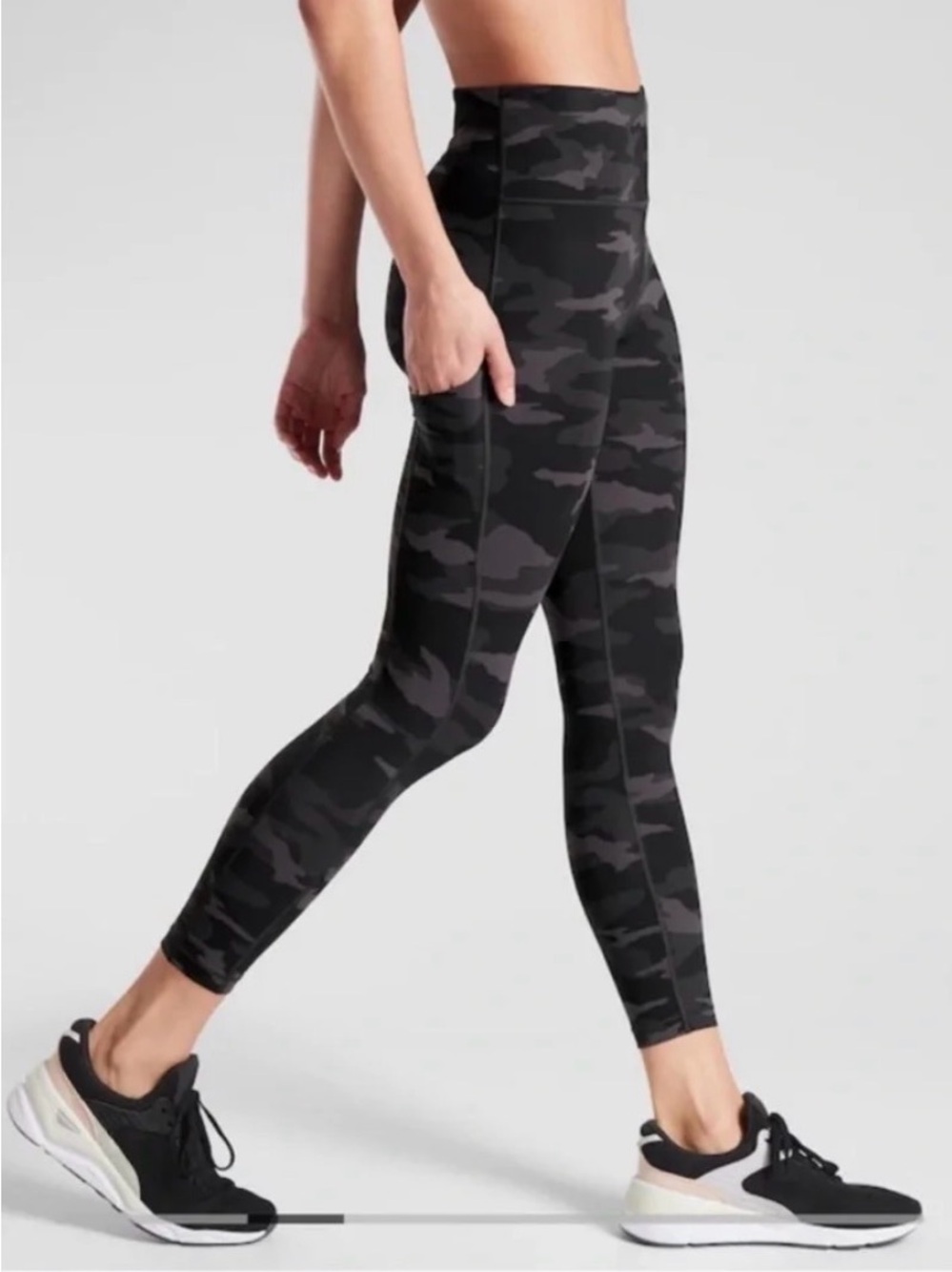 Athleta ultimate 7/8 leggings High rise Camo Side Pockets size small